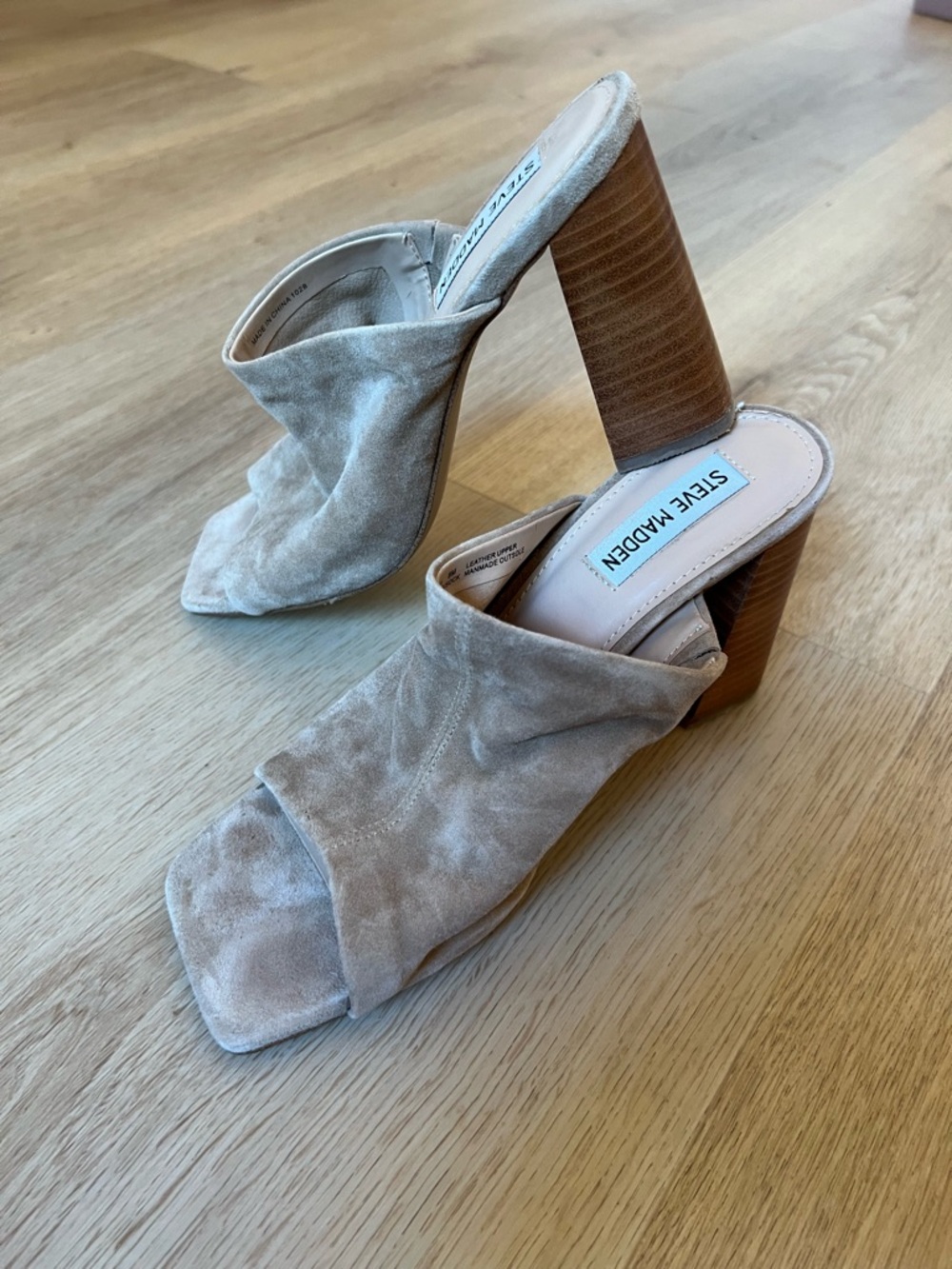Steve Madden Tan Suede Mules - Picture 4 of 6